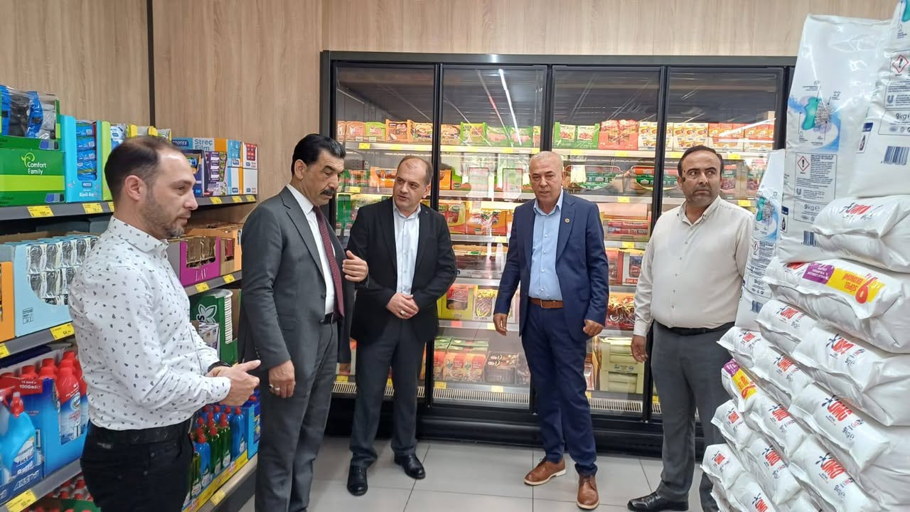 Belediye Başkanımız Sayın Mehmet Özer Kasabamızda hizmete başlayacak olan Bim Marketin ...