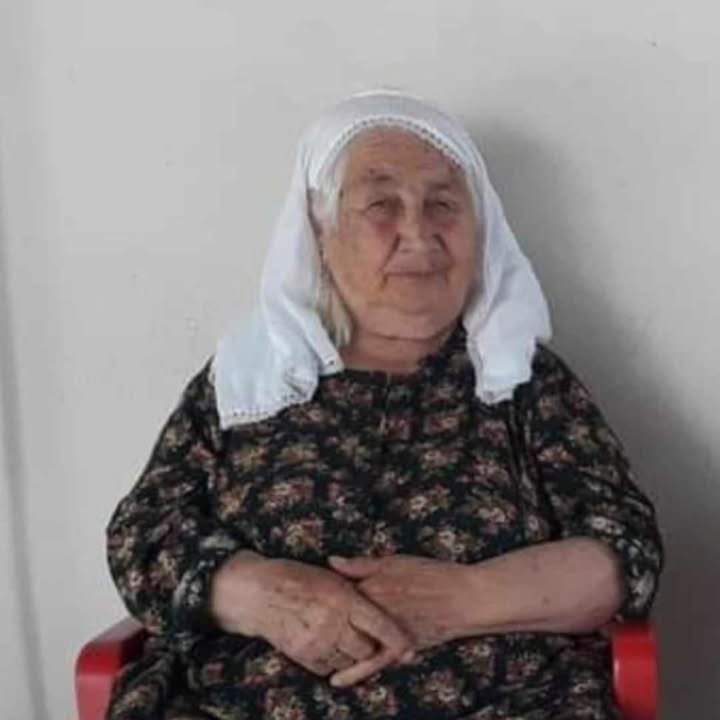 Cumhuriyet mahallemizden Sultan Koca teyzemiz vefat etmiştir Merhumeye Allahtan